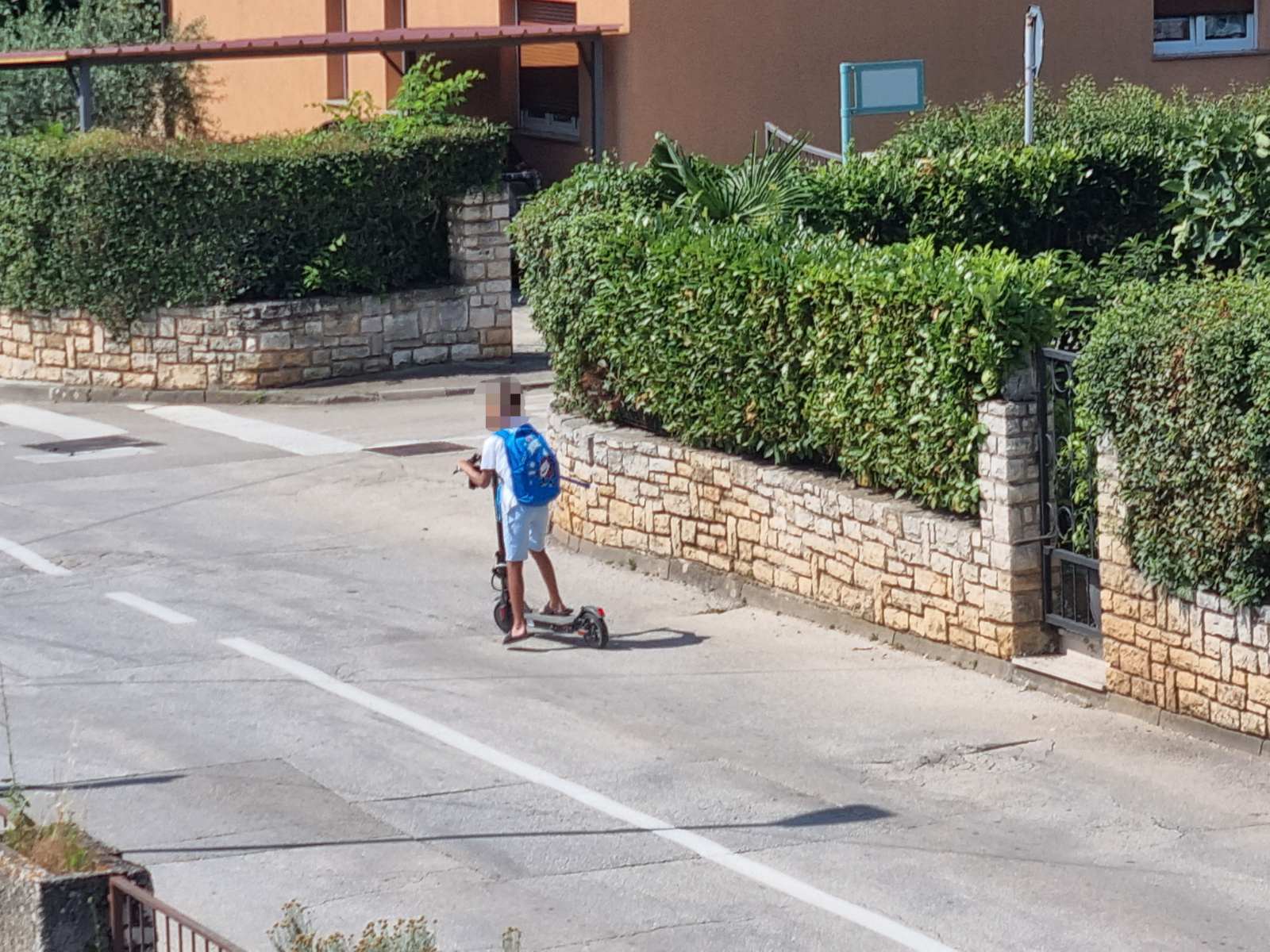 Istarska policija upozorava vozače električnih romobila NOSITE KACIGU I POŠTUJTE PRAVILA!