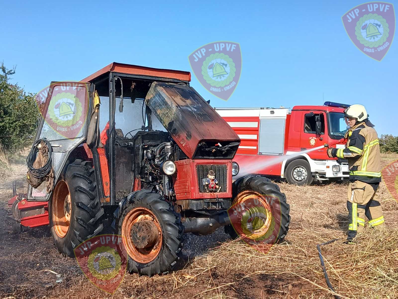 Umaški vatrogasci jutros gasili požar traktora