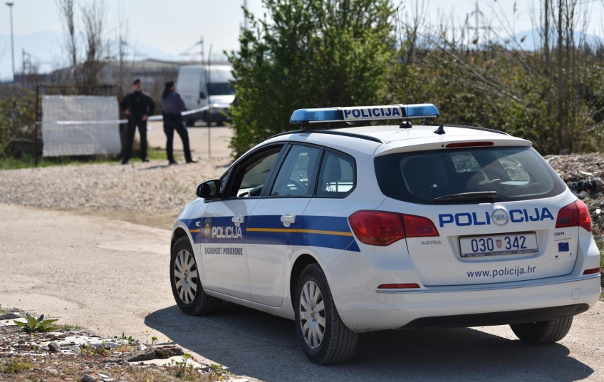 NESRETNI SLUČAJ U ISTRI Muškarac smrtno stradao prilikom siječe stabla kod dalekovoda