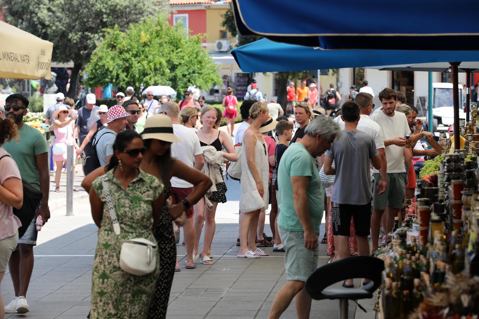 ROVINJ OSTVARIO TRI MILIJUNA NOĆENJA! Nijemaca i Talijana je manje, a Nizozemaca više!