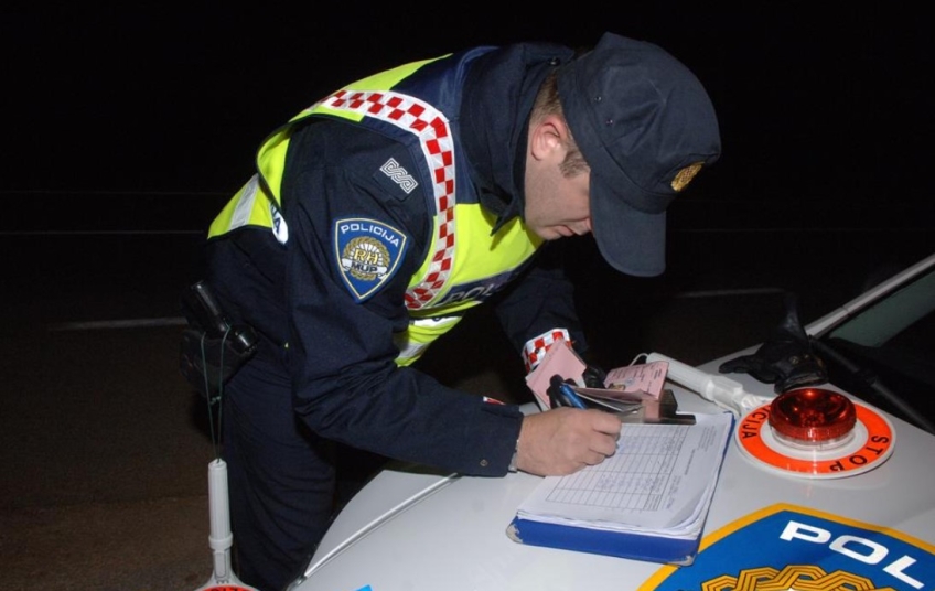 Policija za vikend zatekla dvojicu pijanih vozača, a treći je odbio test na droge!