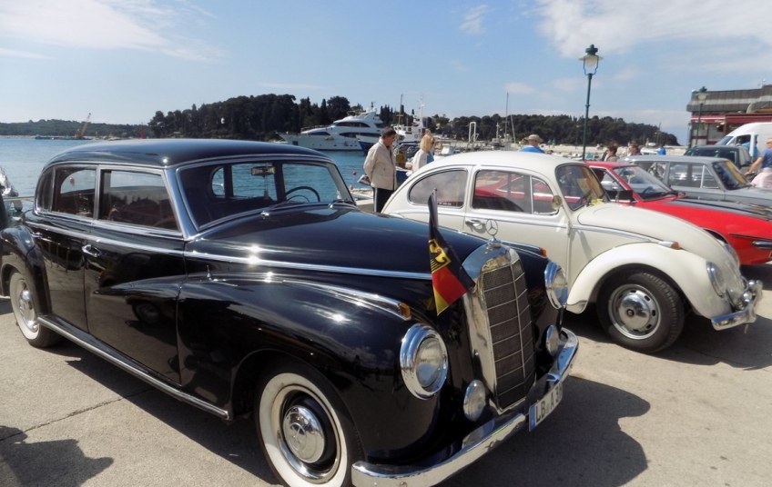 TRKA OLDTIMERA PO STAROM GRADU U Rovinju se ovog vikenda održava 14. Noćni kup sv. Eufemije