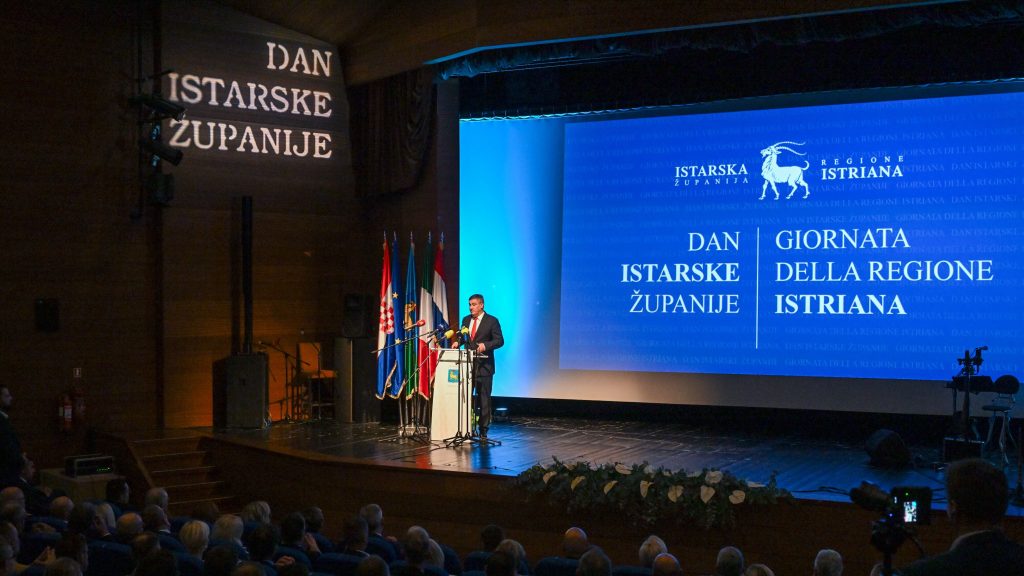 Predsjednik Milanović iz Pazina poslao glasnu poruku: 'Tunel Učka mora biti besplatan!'