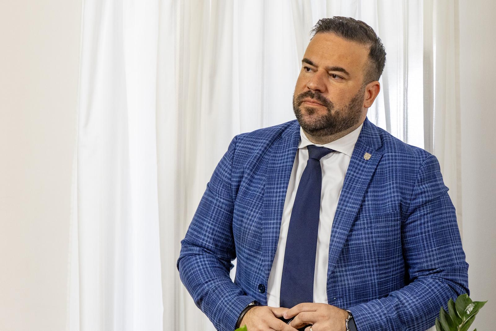 GRAD PULA PODIŽE POREZ NA 6,25 EUR/m2 Zoričić: Prihod ćemo od sada dijeliti s državom!