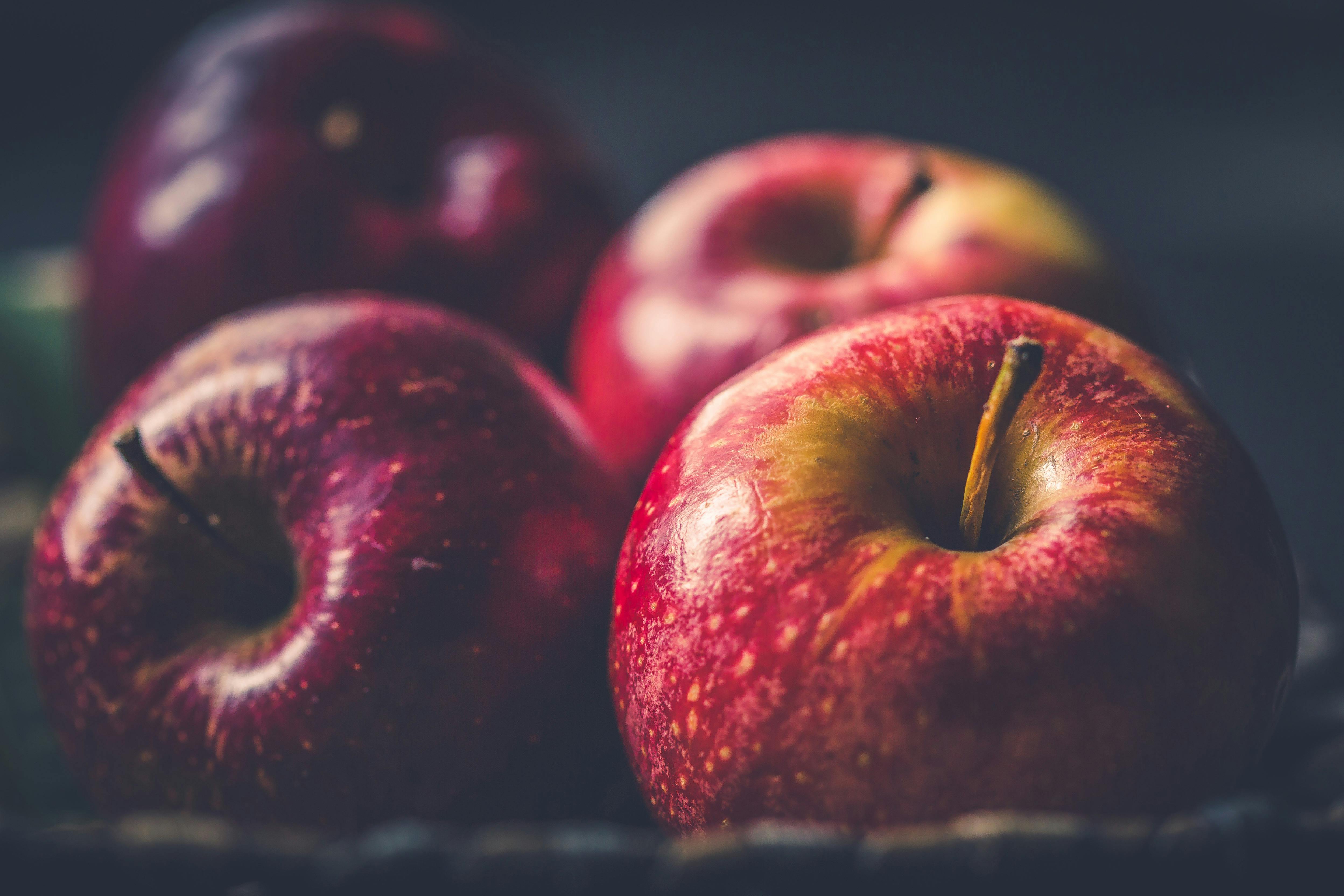 JESTE LI ZNALI? Jabuka sadrži malo kalorija i puno vitamina – čuva srce i snižava kolesterol!