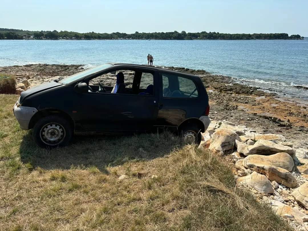 VOZILO SLETJELO NA PLAŽU U Rapcu ozlijeđeno dijete i češka turistkinja