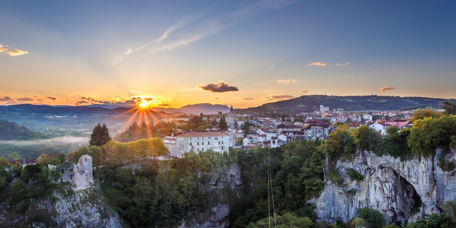 Od ponedjeljka zatvoreno parkiralište na Trgu slobode u Pazinu