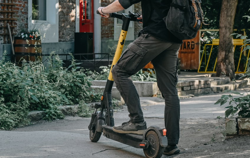 U Puli ozlijeđen vozač električnog romobila