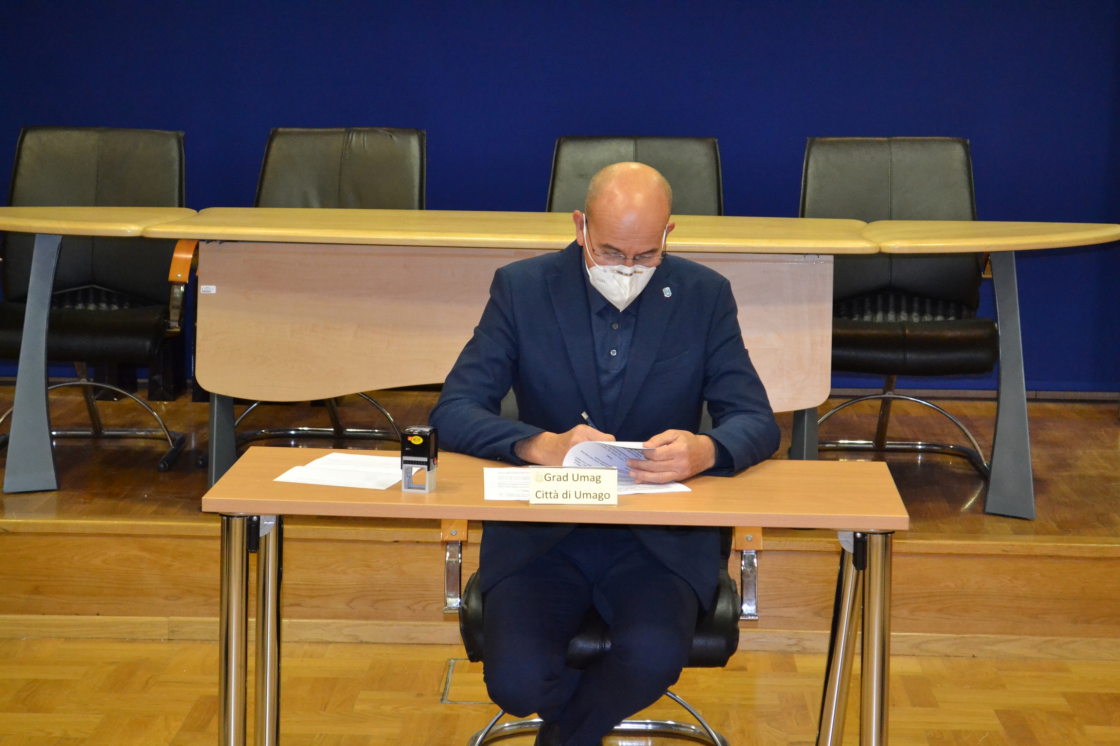 Potpisivanje-ugovora-Program_-Poduzetnik-Grad-Umag-Umago-2020_2.JPG